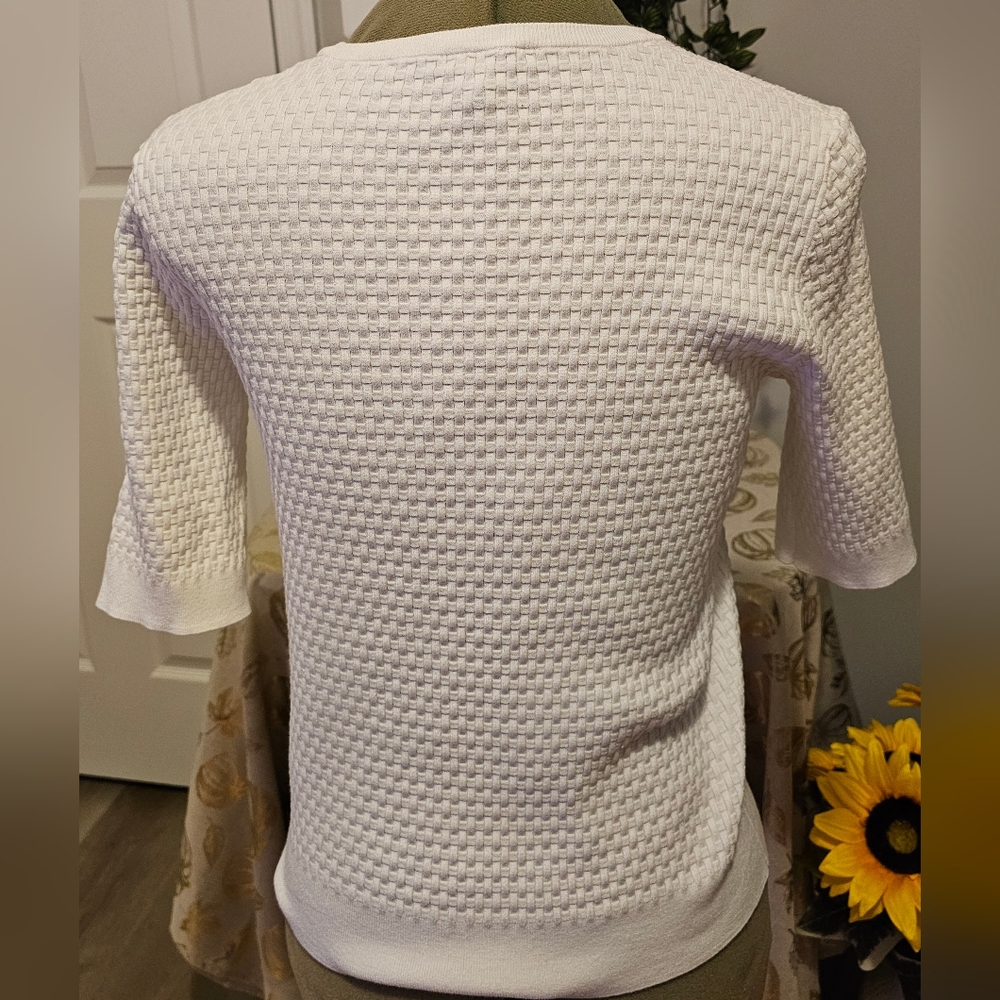 ESCADA White Textured Knit Top with Button Detail SZ M - Picture 2 of 8